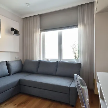 Warszawianka Apartment *